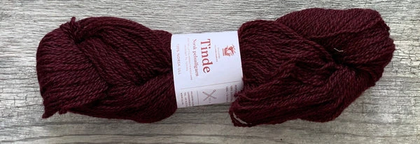 Hillesvåg Tinde - Farm to Cable Yarns
