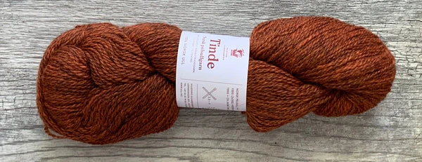 Hillesvåg Tinde - Farm to Cable Yarns