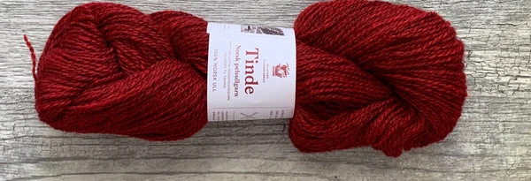 Hillesvåg Tinde - Farm to Cable Yarns