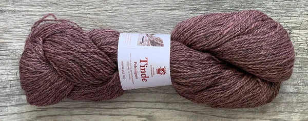 Hillesvåg Tinde - Farm to Cable Yarns